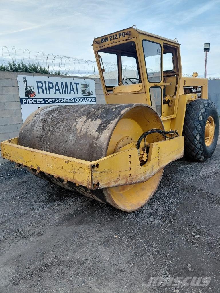 Bomag BW 212 P D Трамбувальники