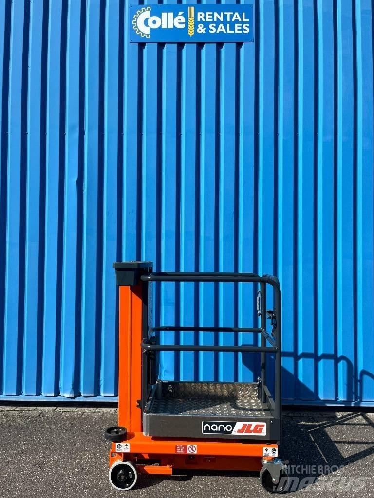 JLG Nano Вертикальні щоглові підйомники