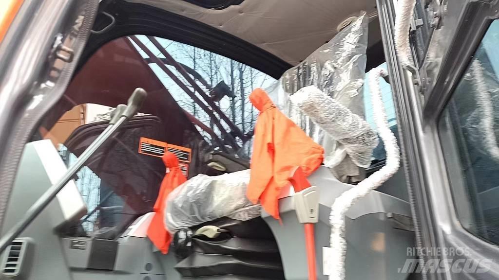 Doosan 225 LC-9 Гусеничні екскаватори