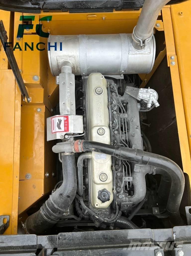 Sany 215 Гусеничні екскаватори