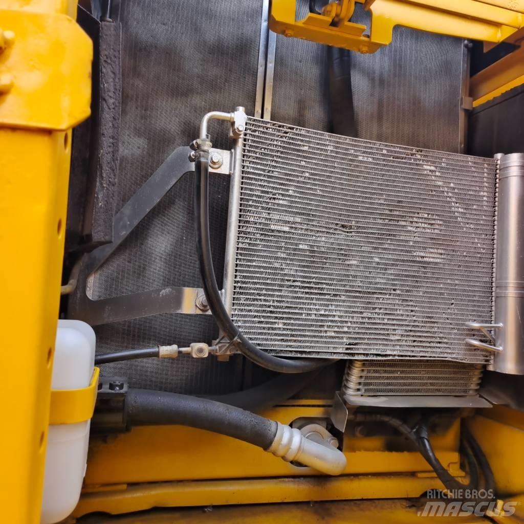 Komatsu PC 200-8 Гусеничні екскаватори