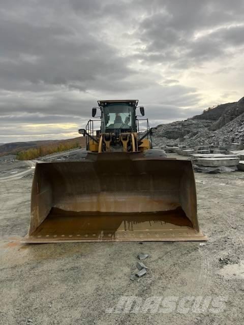 CAT 980M Фронтальні навантажувачі