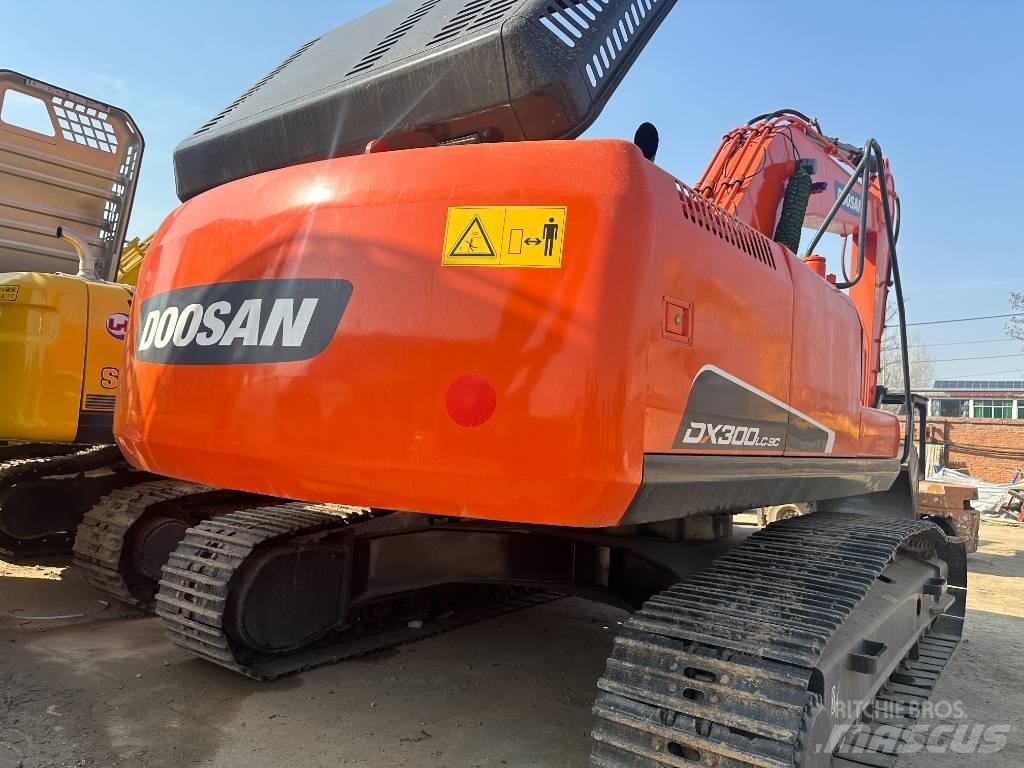 Doosan DX 300 Гусеничні екскаватори