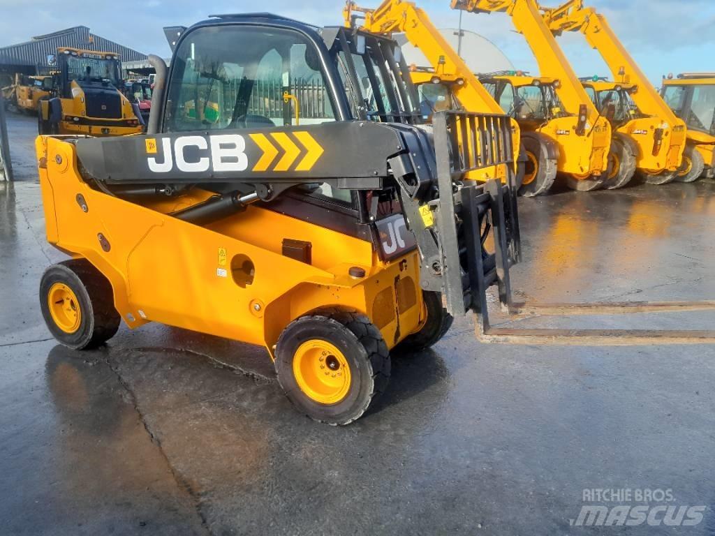 JCB TLT 35 D 4WD Телескопічні навантажувачі