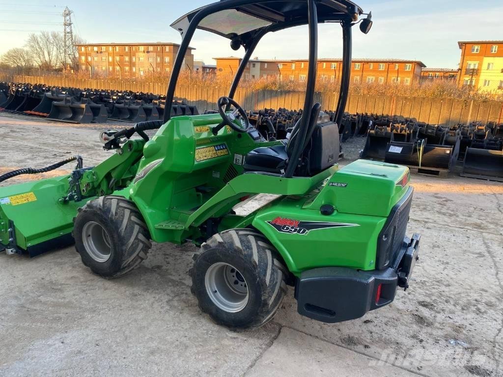 Avant 650 i Фронтальні навантажувачі