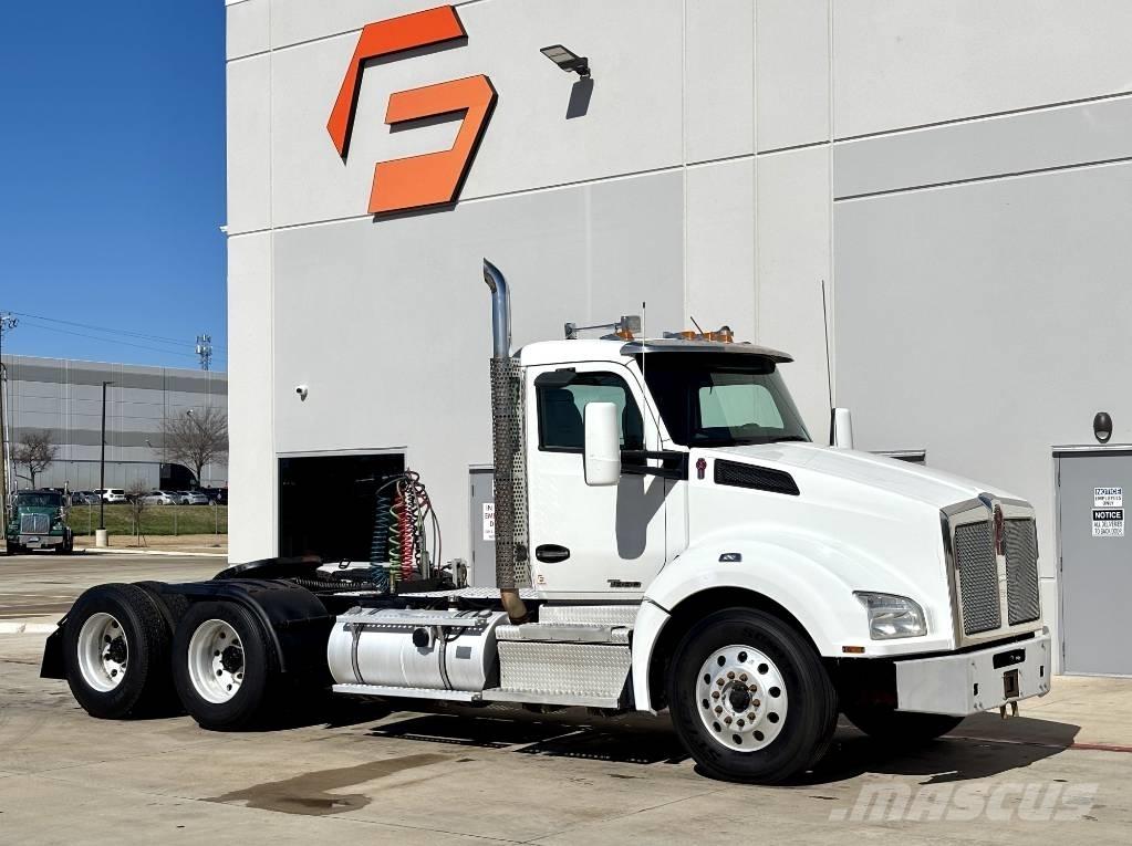 Kenworth T 880 Тягачі