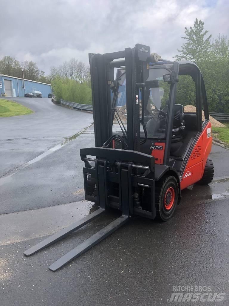 Linde H25T Газові навантажувачі