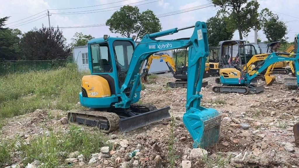 Komatsu U35 Міні-екскаватори < 7т