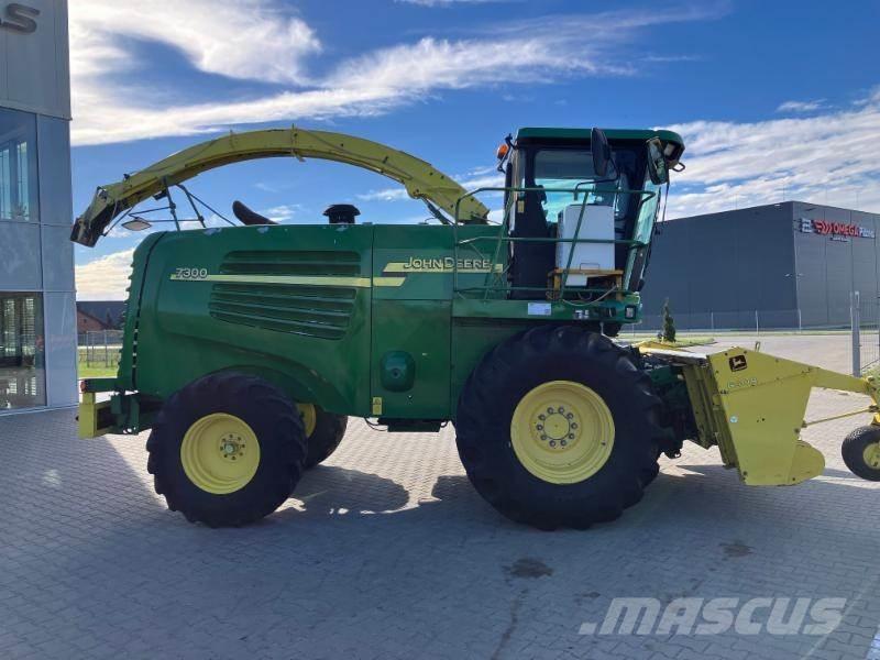 John Deere 7300 Кормозбиральні комбайни