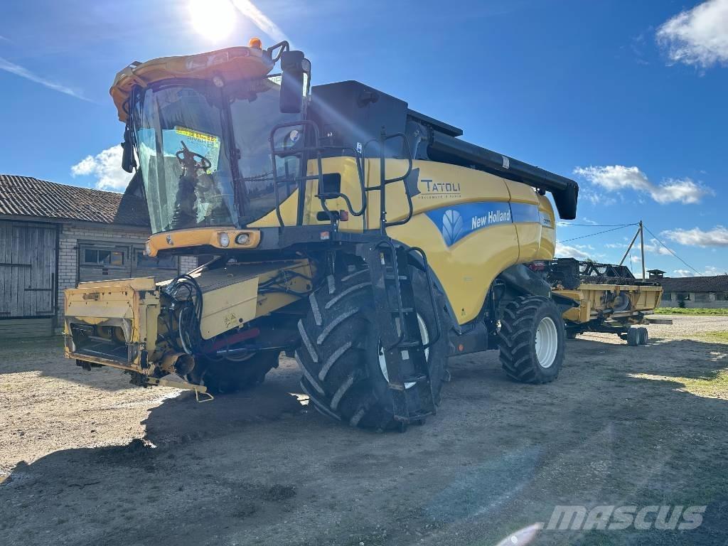 New Holland CX 8070 Зернозбиральні комбайни
