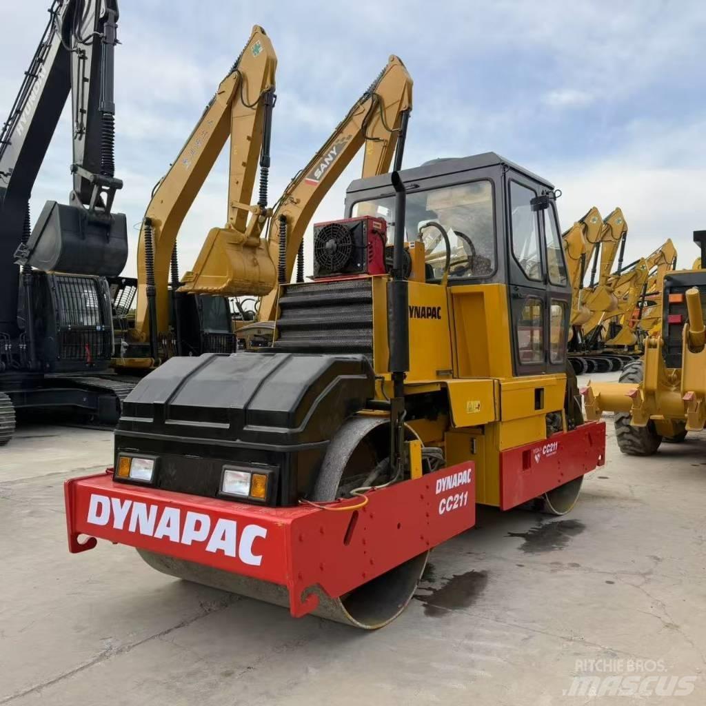 Dynapac CC 211 Котки тротуарні