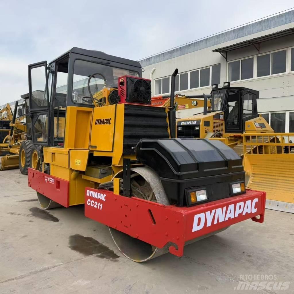Dynapac CC 211 Котки тротуарні