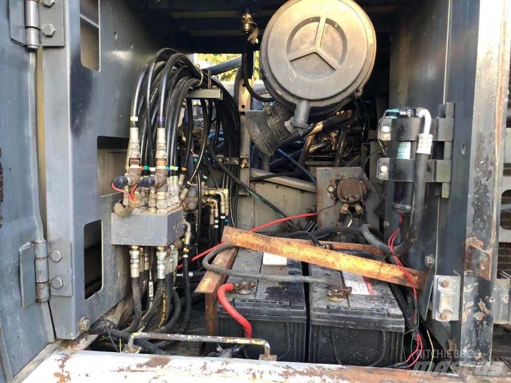 Sumitomo SH200C1 Гусеничні екскаватори