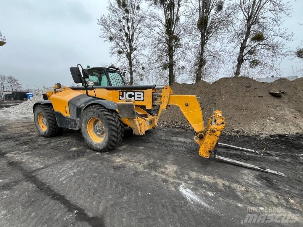 JCB 540-140 Телескопічні навантажувачі