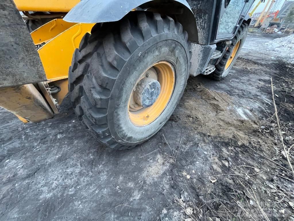JCB 540-140 Телескопічні навантажувачі