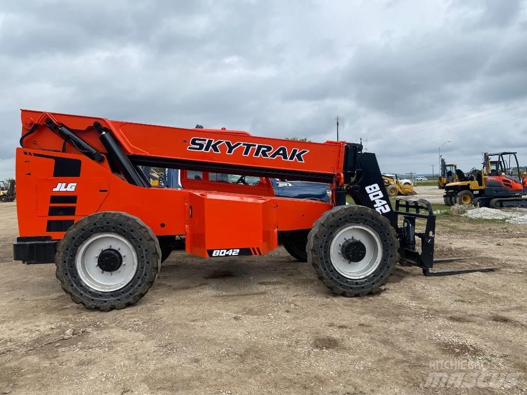 SkyTrak 8042 Телескопічні навантажувачі