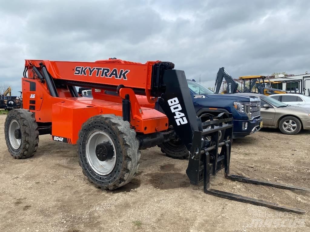 SkyTrak 8042 Телескопічні навантажувачі