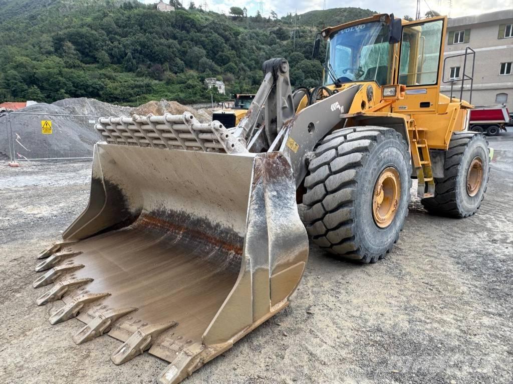 Volvo L 220 E Фронтальні навантажувачі