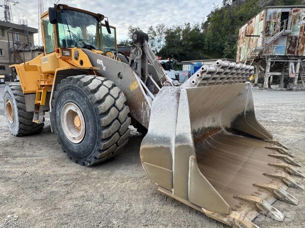 Volvo L 220 E Фронтальні навантажувачі