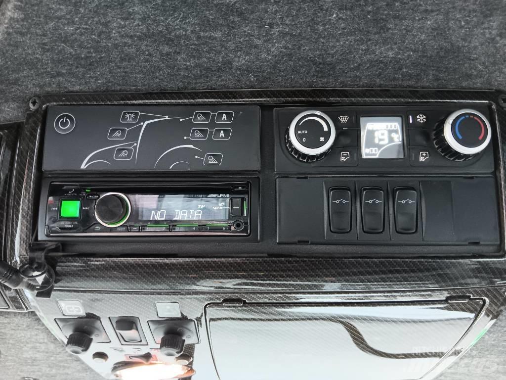 Valtra T 214 D Трактори