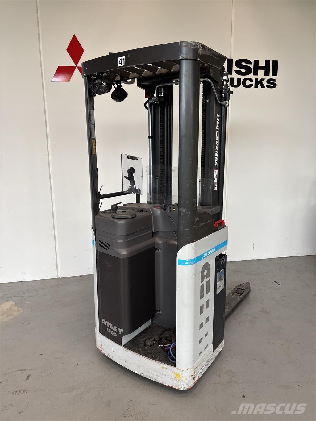 Atlet A160 Самохідні електроштабелери