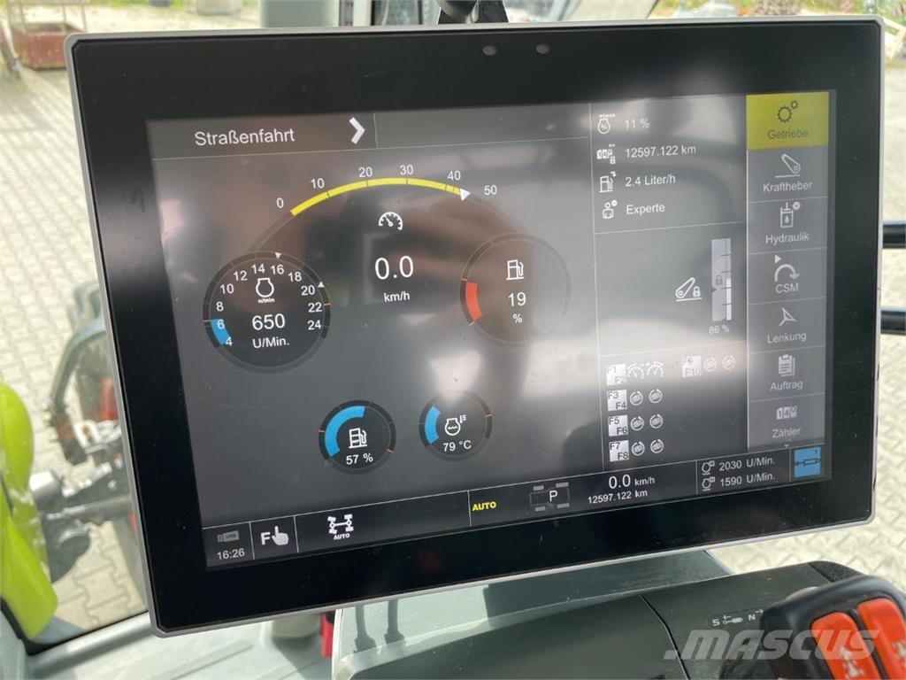 CLAAS Axion 810 CM Трактори