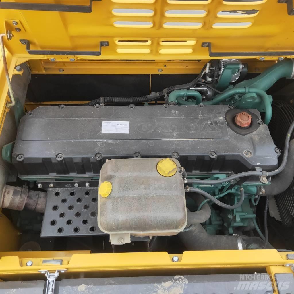 Volvo EC 360 Гусеничні екскаватори