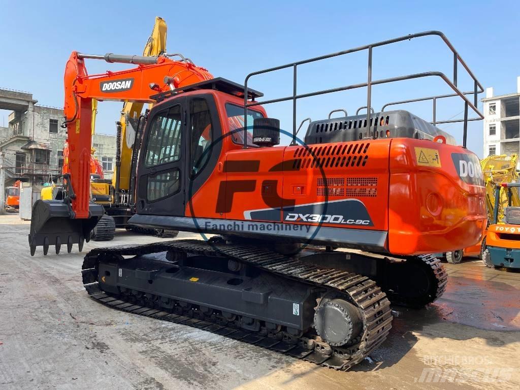 Doosan DX 300 Гусеничні екскаватори