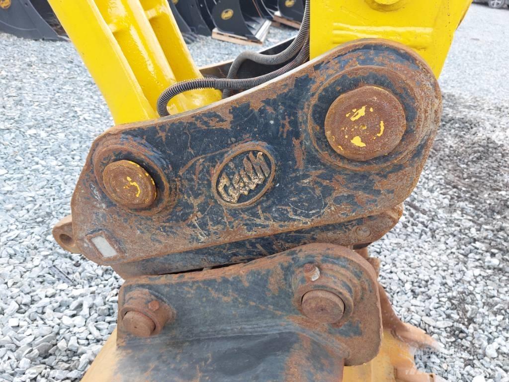 Komatsu PC210LC-11 Гусеничні екскаватори