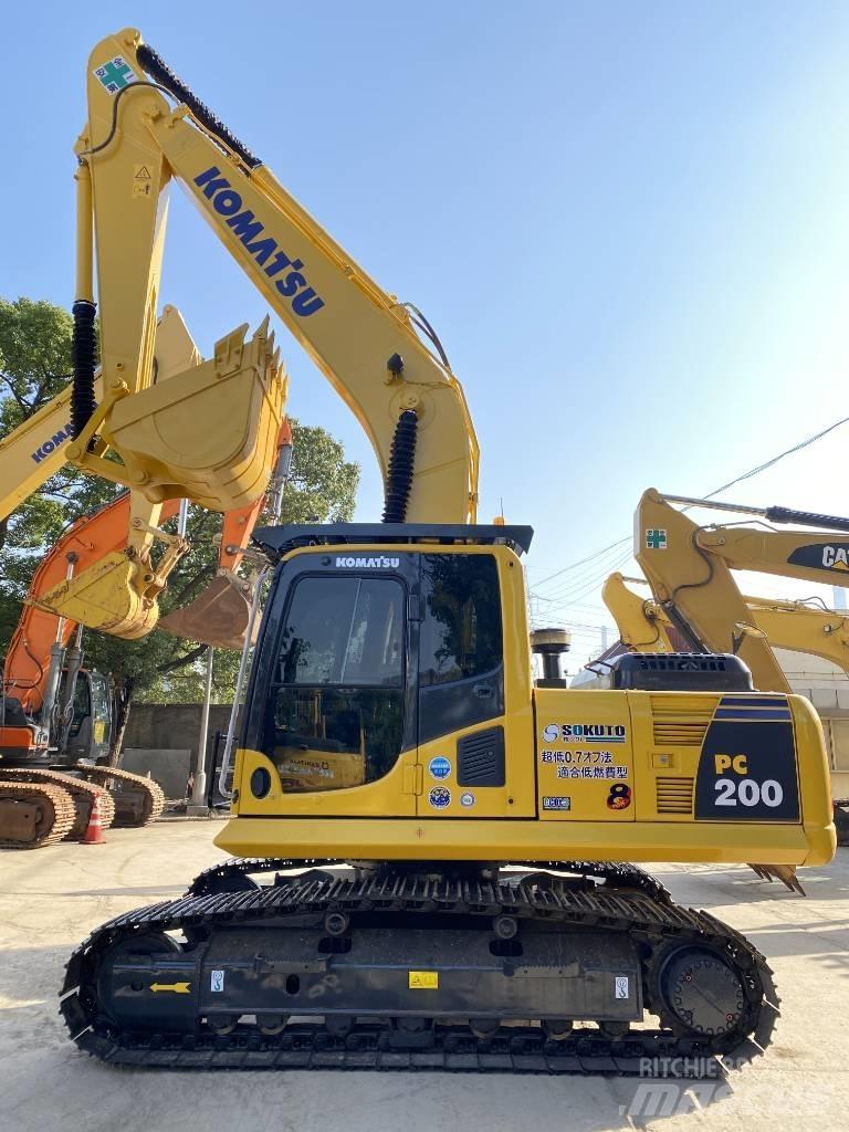 Komatsu PC200 Гусеничні екскаватори