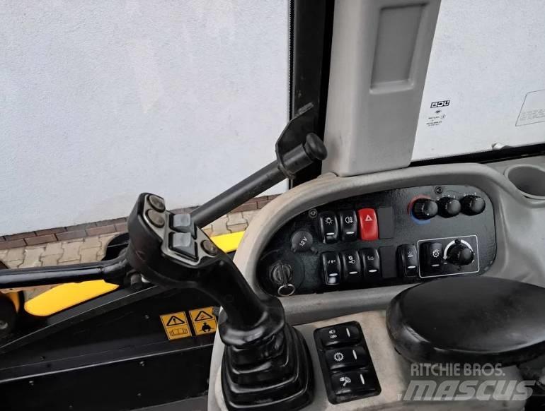 JCB TM 320 S Телескопічний навантажувач
