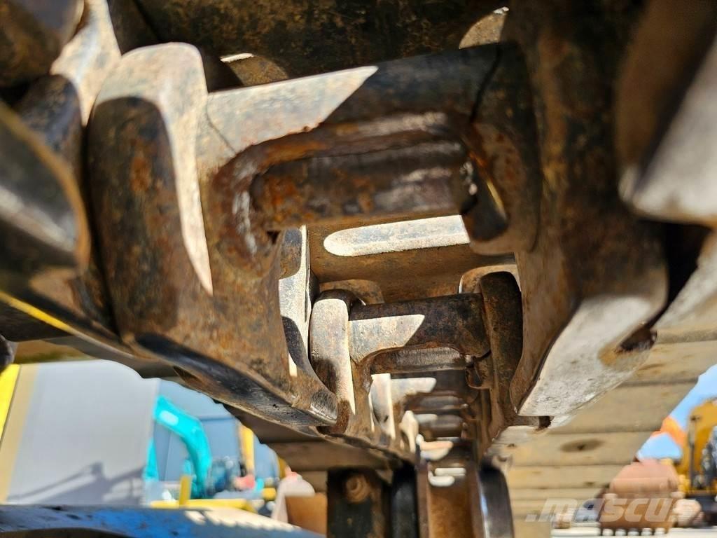 Kobelco SK210LC-9 Гусеничні екскаватори