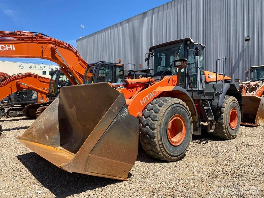 Hitachi ZW 250 Фронтальні навантажувачі