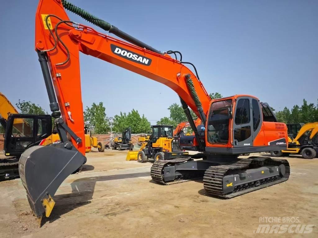 Doosan DX 225 LC Гусеничні екскаватори