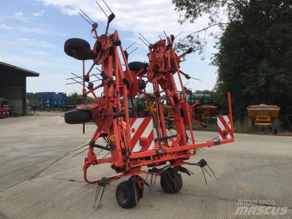 Kuhn GF 8702 Граблі і сінозворушувачі