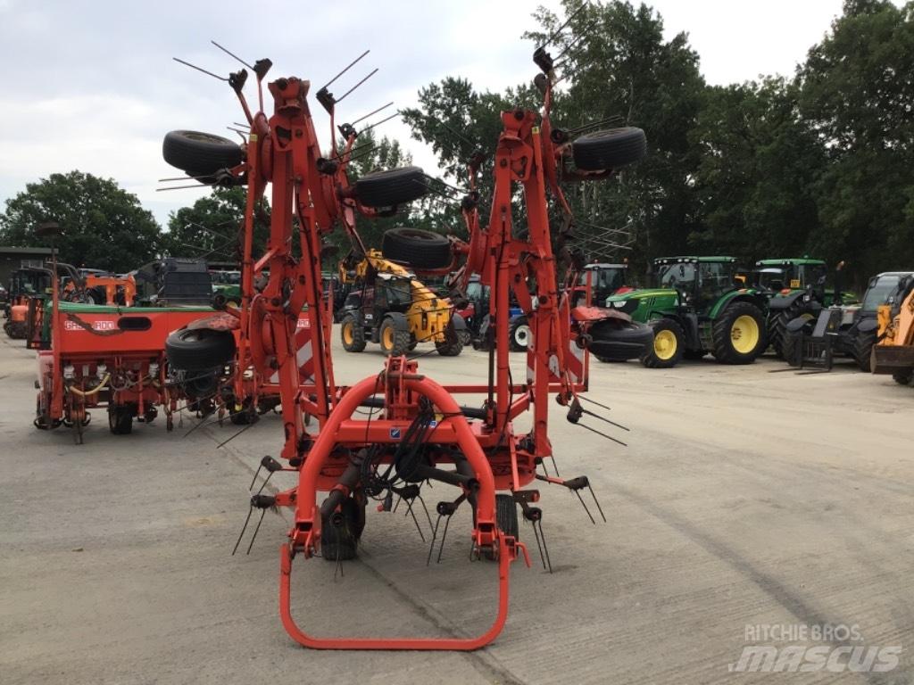 Kuhn GF 8702 Граблі і сінозворушувачі
