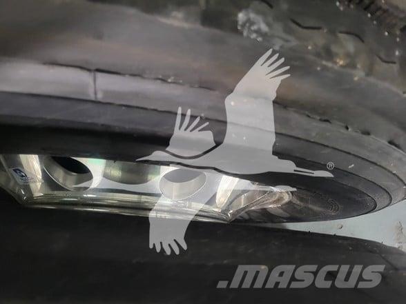 Fontaine  Напівпричепи-платформи/бічне розвантаження