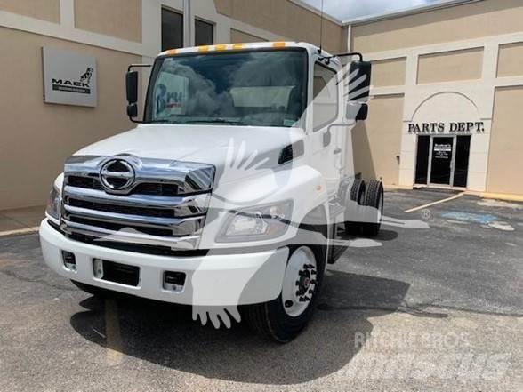 Hino L7 Самоскиди