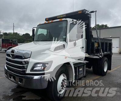 Hino L7 Самоскиди