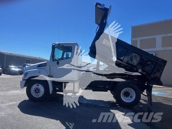 Hino L7 Самоскиди