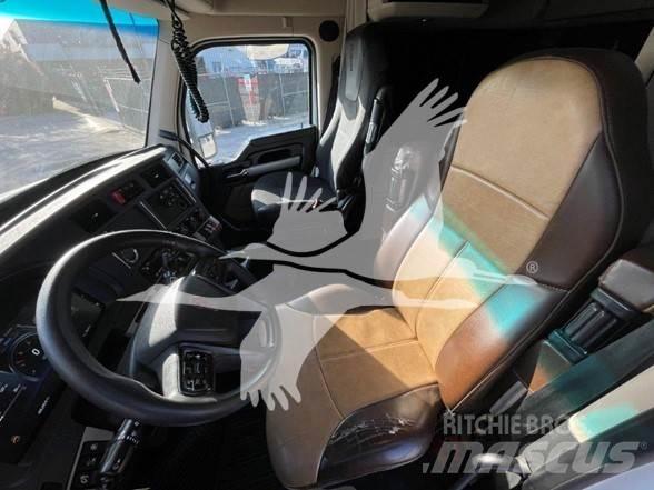 Kenworth T680 Тягачі