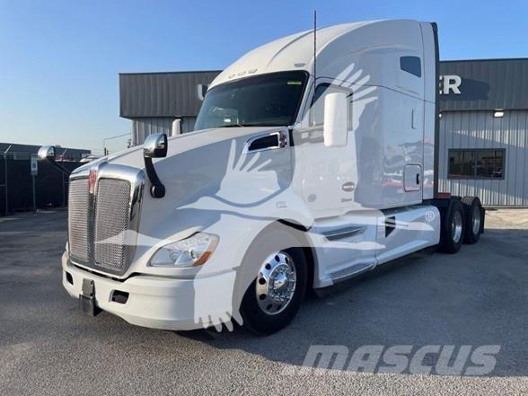 Kenworth T680 Тягачі