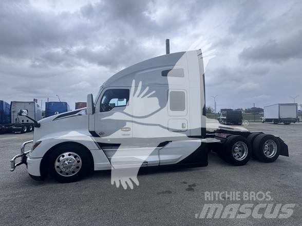 Kenworth T680 Тягачі