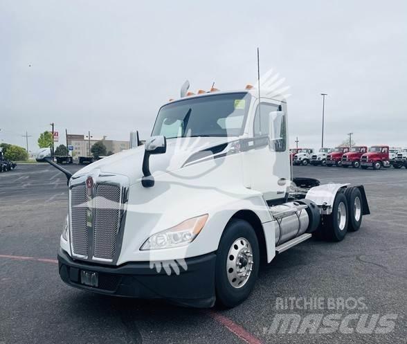 Kenworth T680 Тягачі
