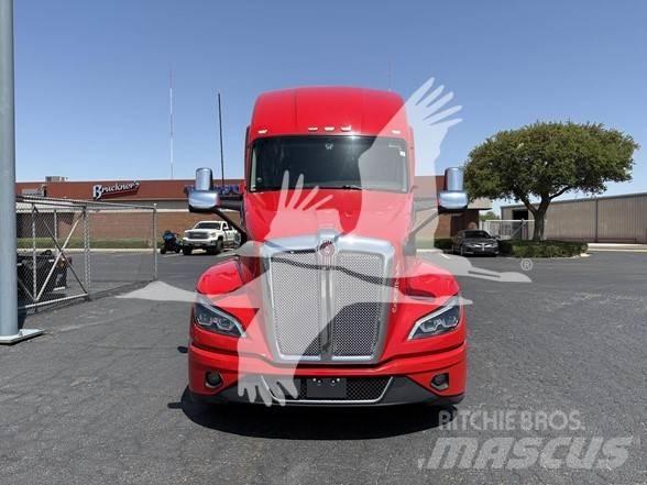 Kenworth T680 Тягачі