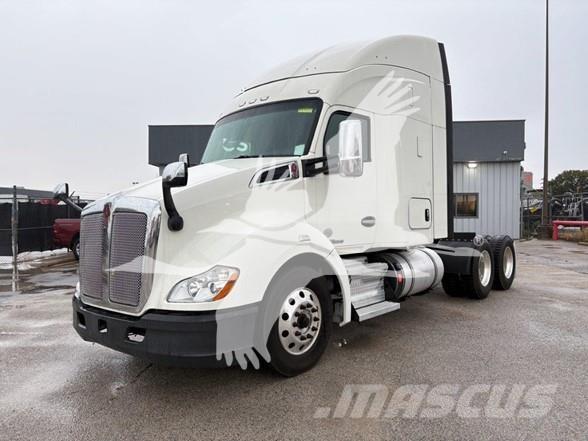 Kenworth T680 Тягачі