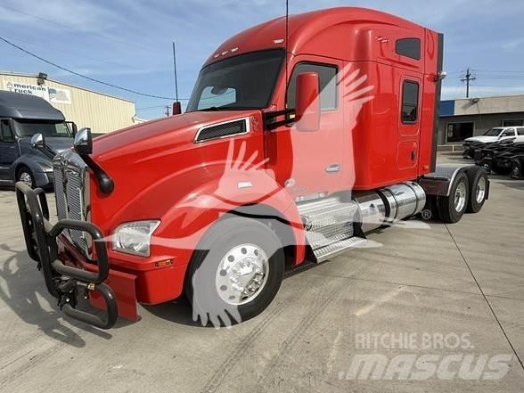 Kenworth T880 Тягачі