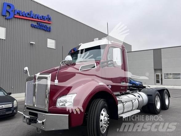 Kenworth T880 Тягачі