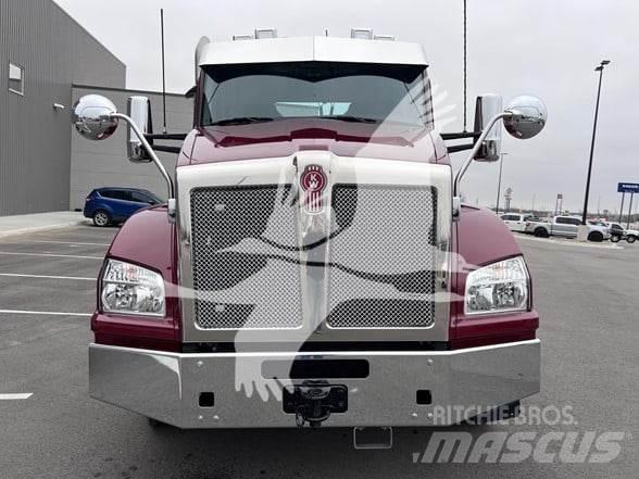 Kenworth T880 Тягачі