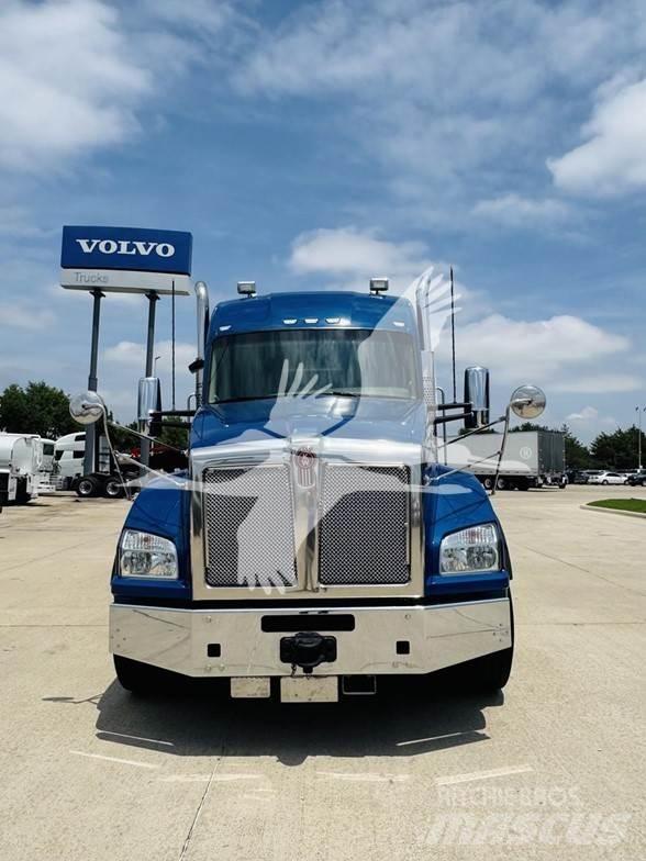 Kenworth T880 Тягачі